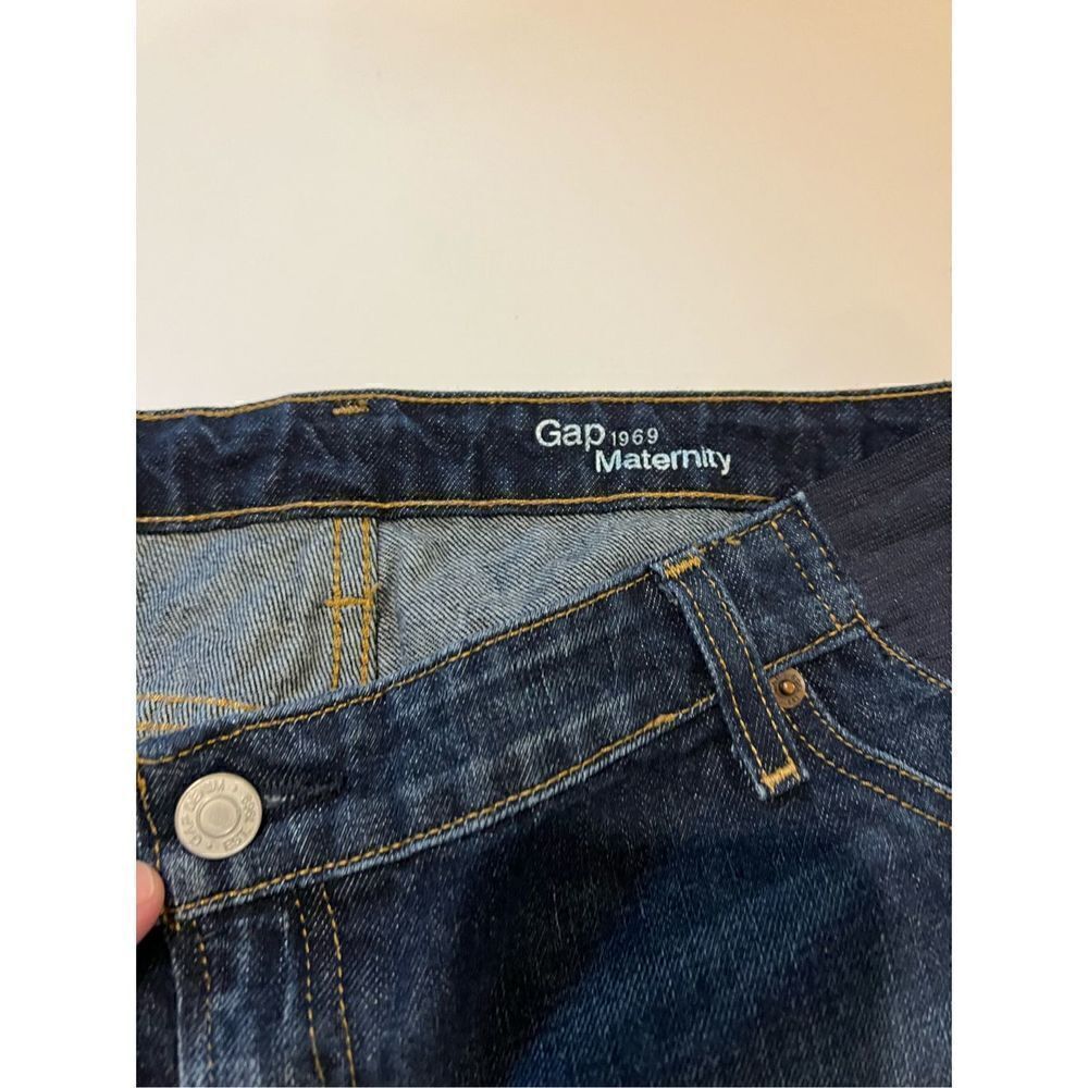 Gap Maternity Jean Shorts side stretch 6 - Picture 3 of 11